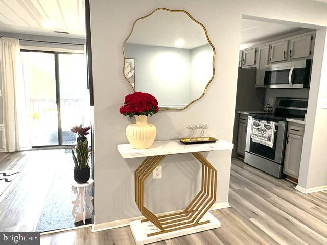 FARMINGDALE - Residential
