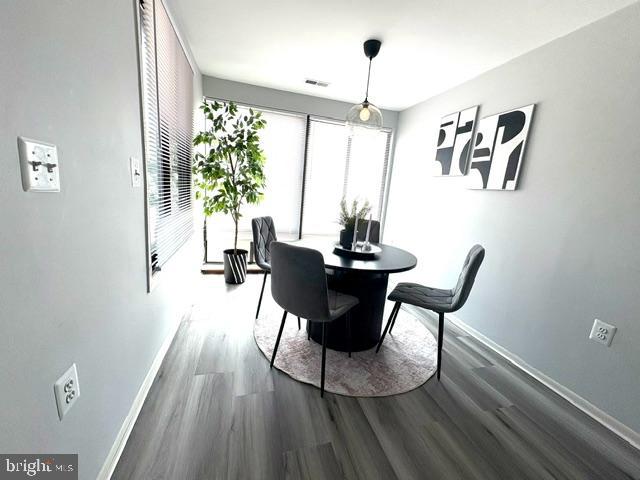 FARMINGDALE - Residential