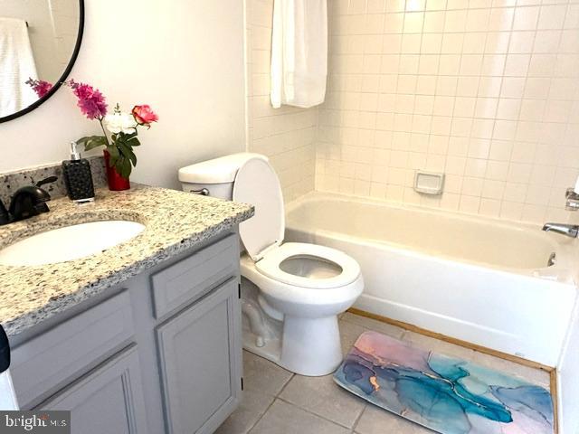 FARMINGDALE - Residential