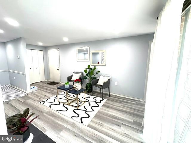 FARMINGDALE - Residential