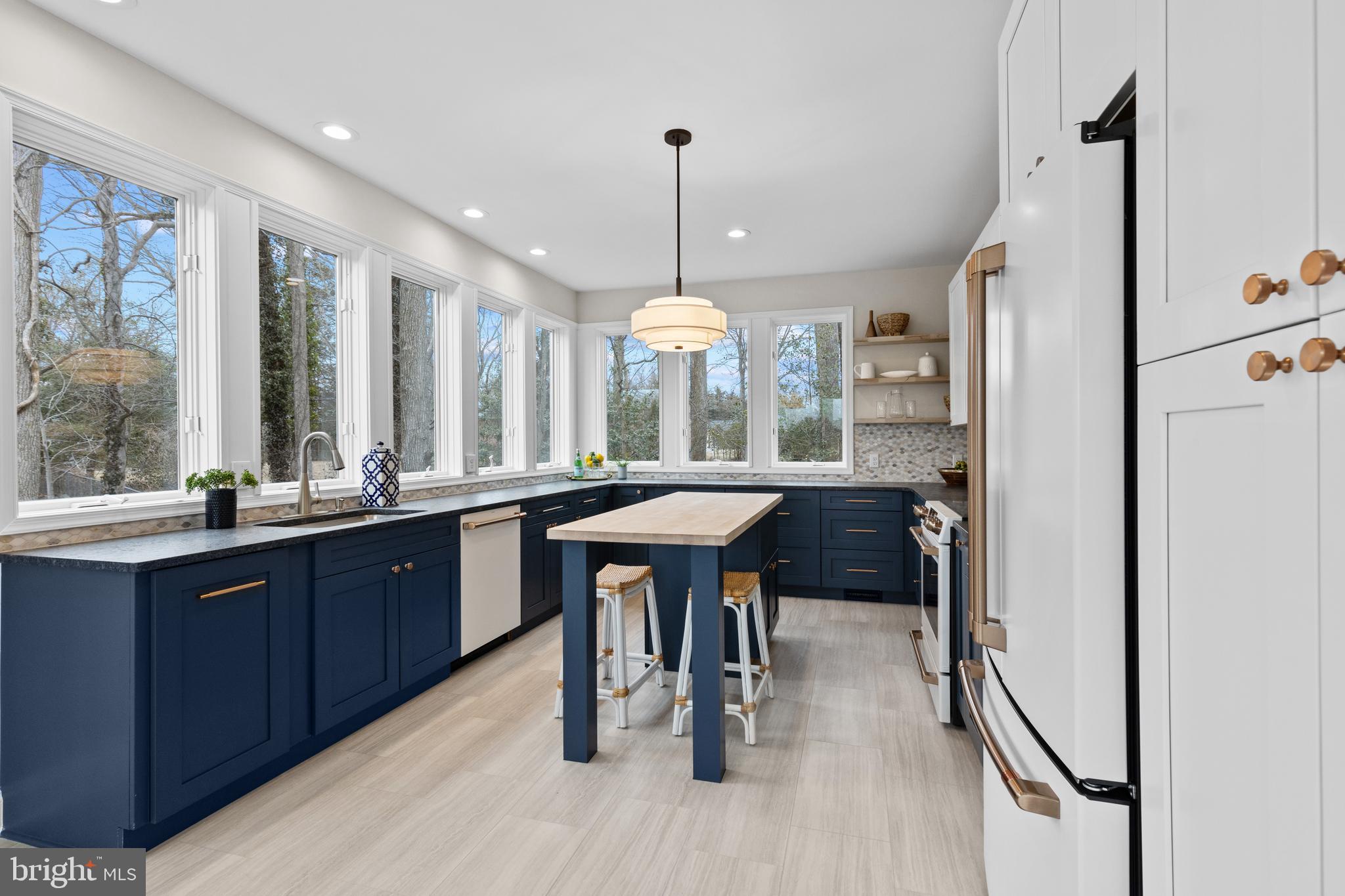 HILLSMERE ESTATES - Residential