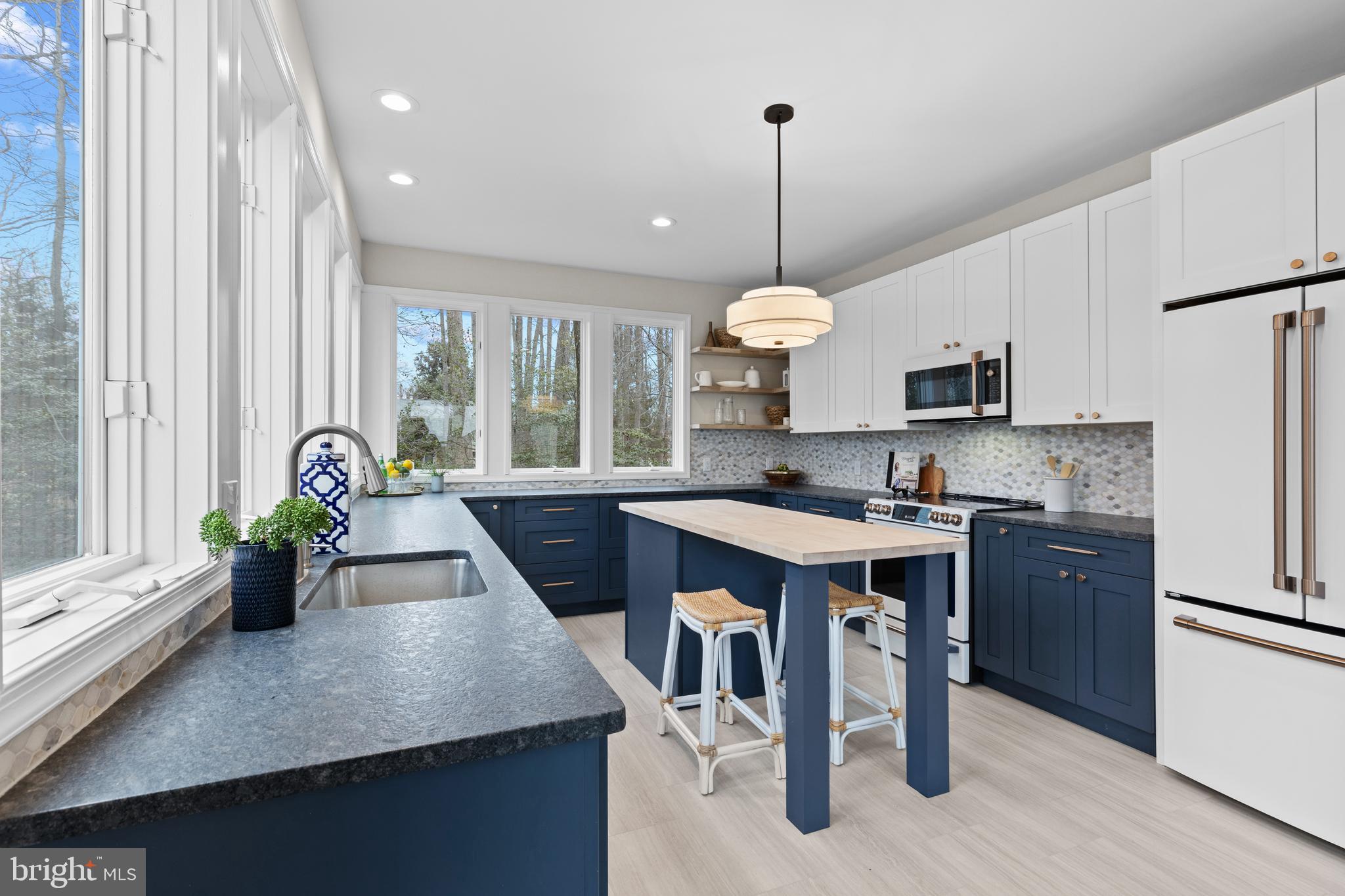HILLSMERE ESTATES - Residential