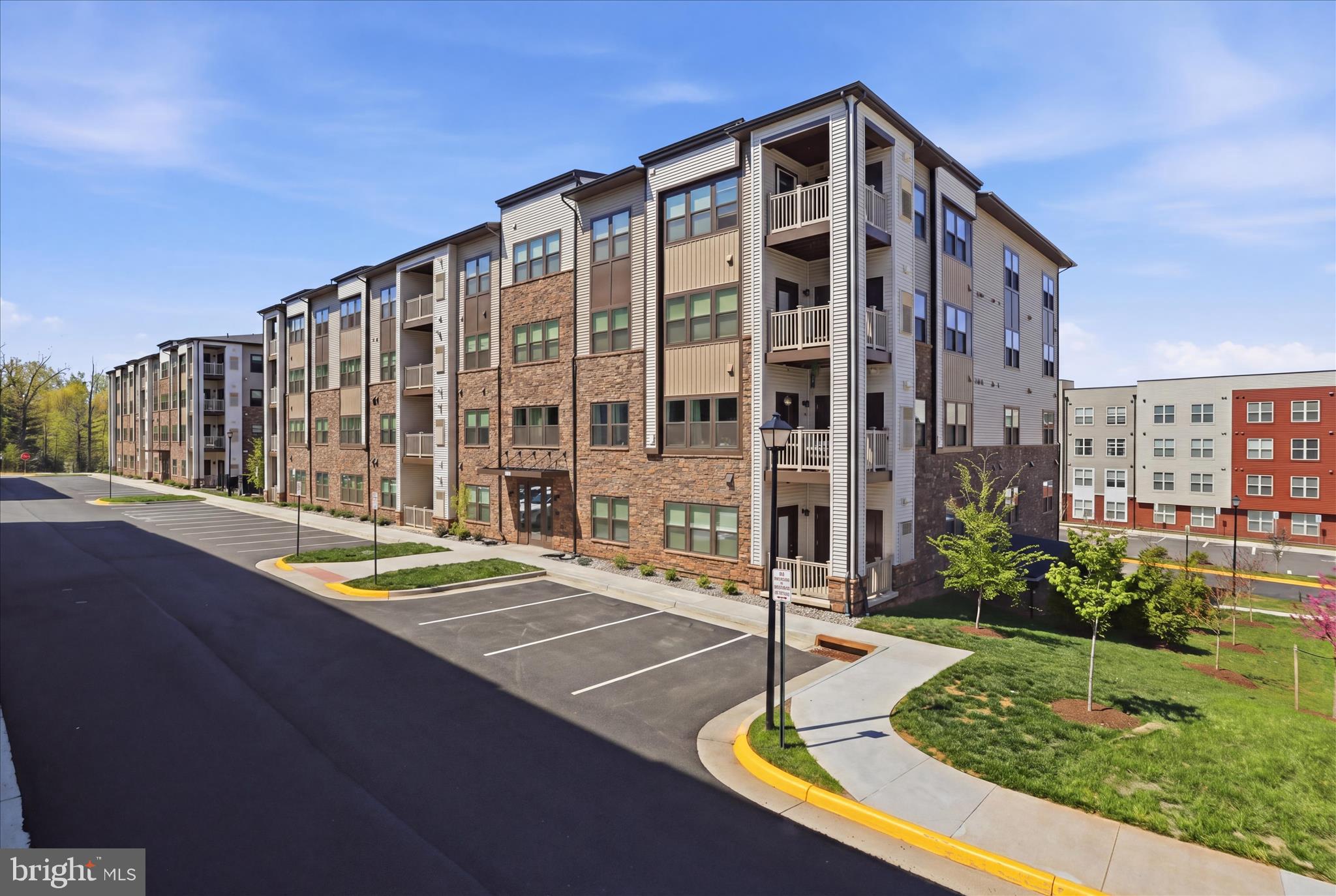 LOUDOUN VIEW CONDO FLATS - Residential