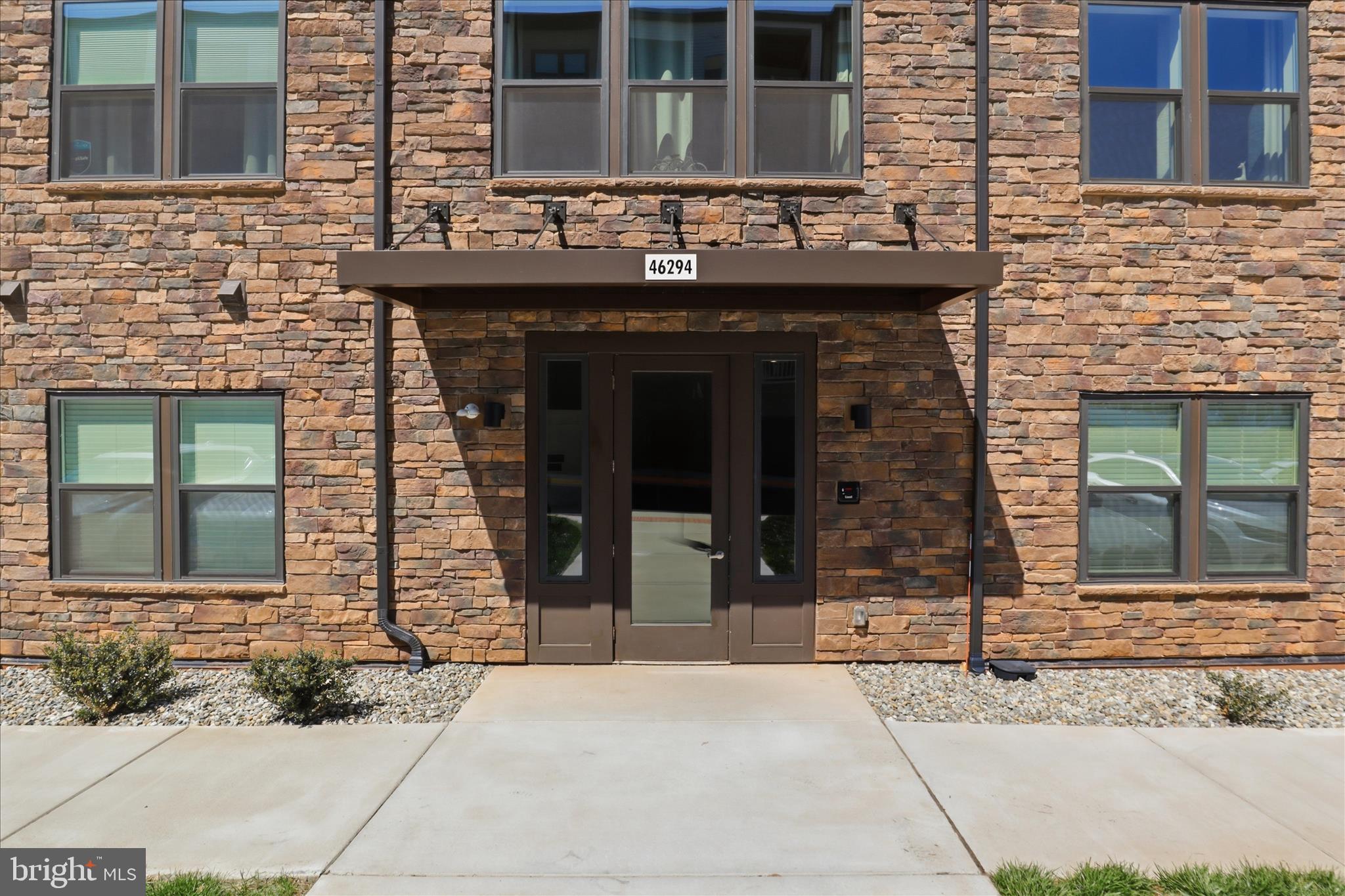 LOUDOUN VIEW CONDO FLATS - Residential