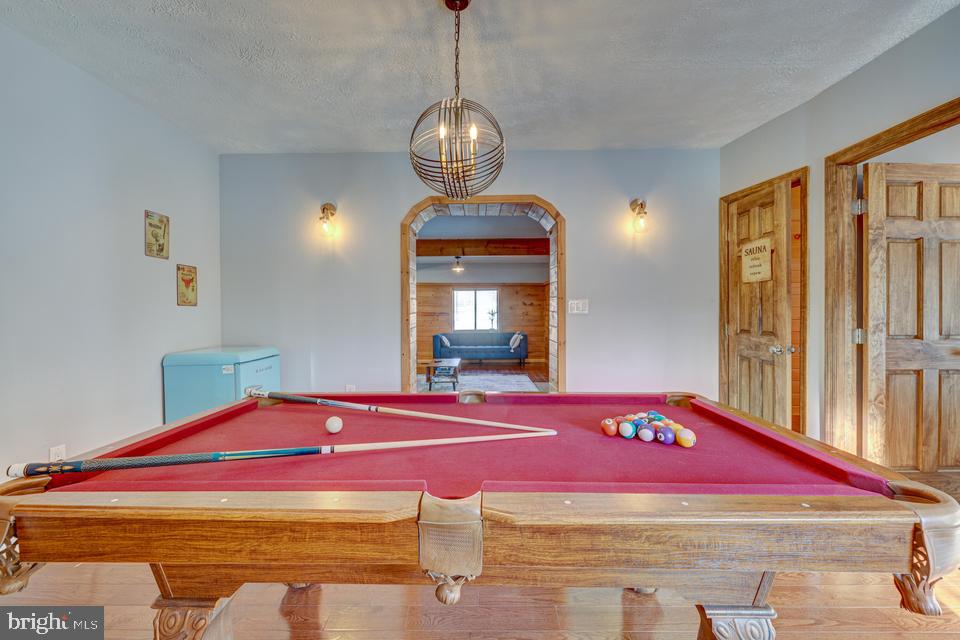PINE CREEK ESTATES - Residential