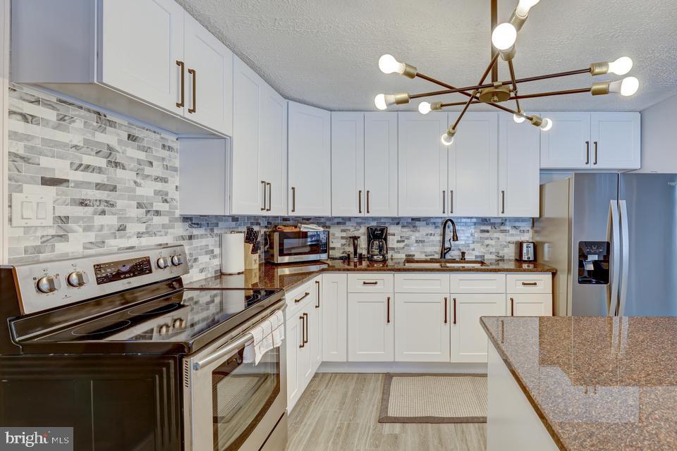 PINE CREEK ESTATES - Residential