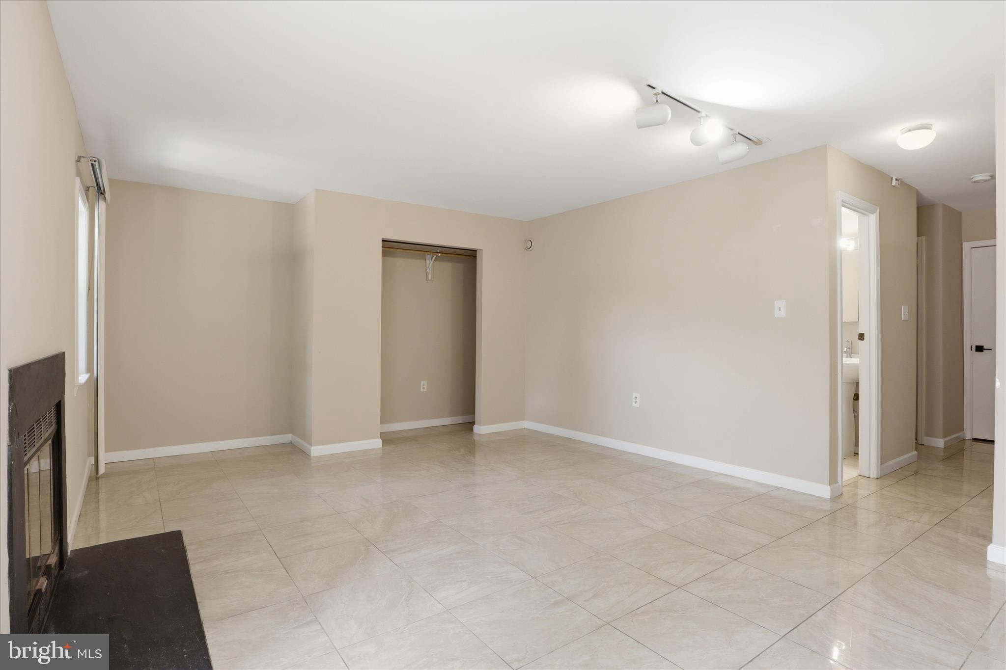 AMBERFIELD - Residential