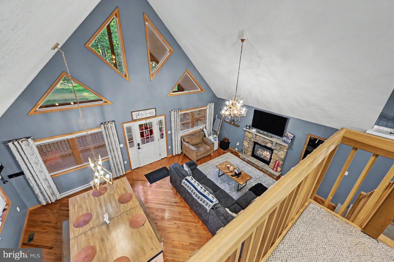 ARROWHEAD  LAKES - Residential