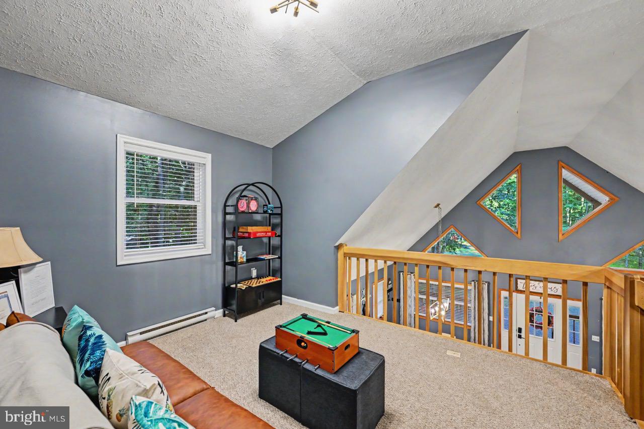 ARROWHEAD  LAKES - Residential