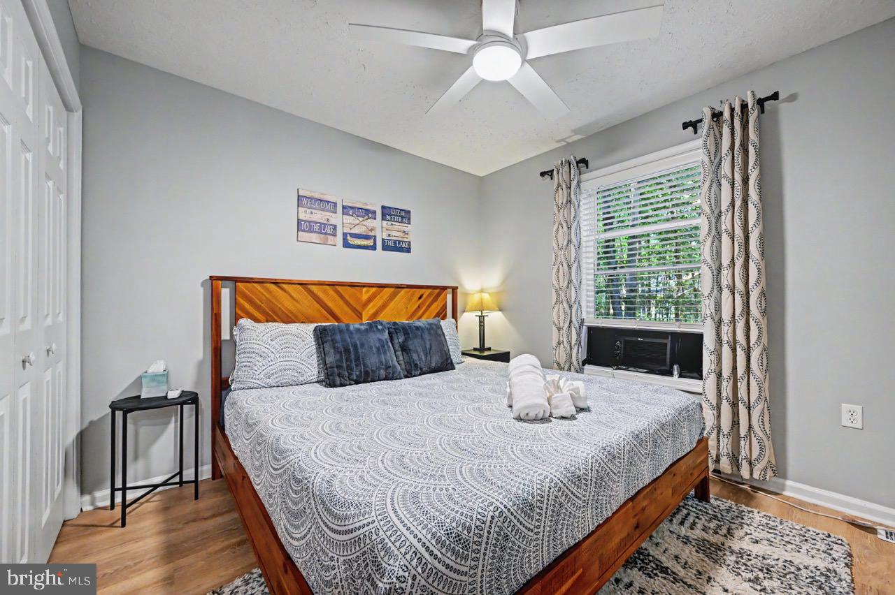 ARROWHEAD  LAKES - Residential