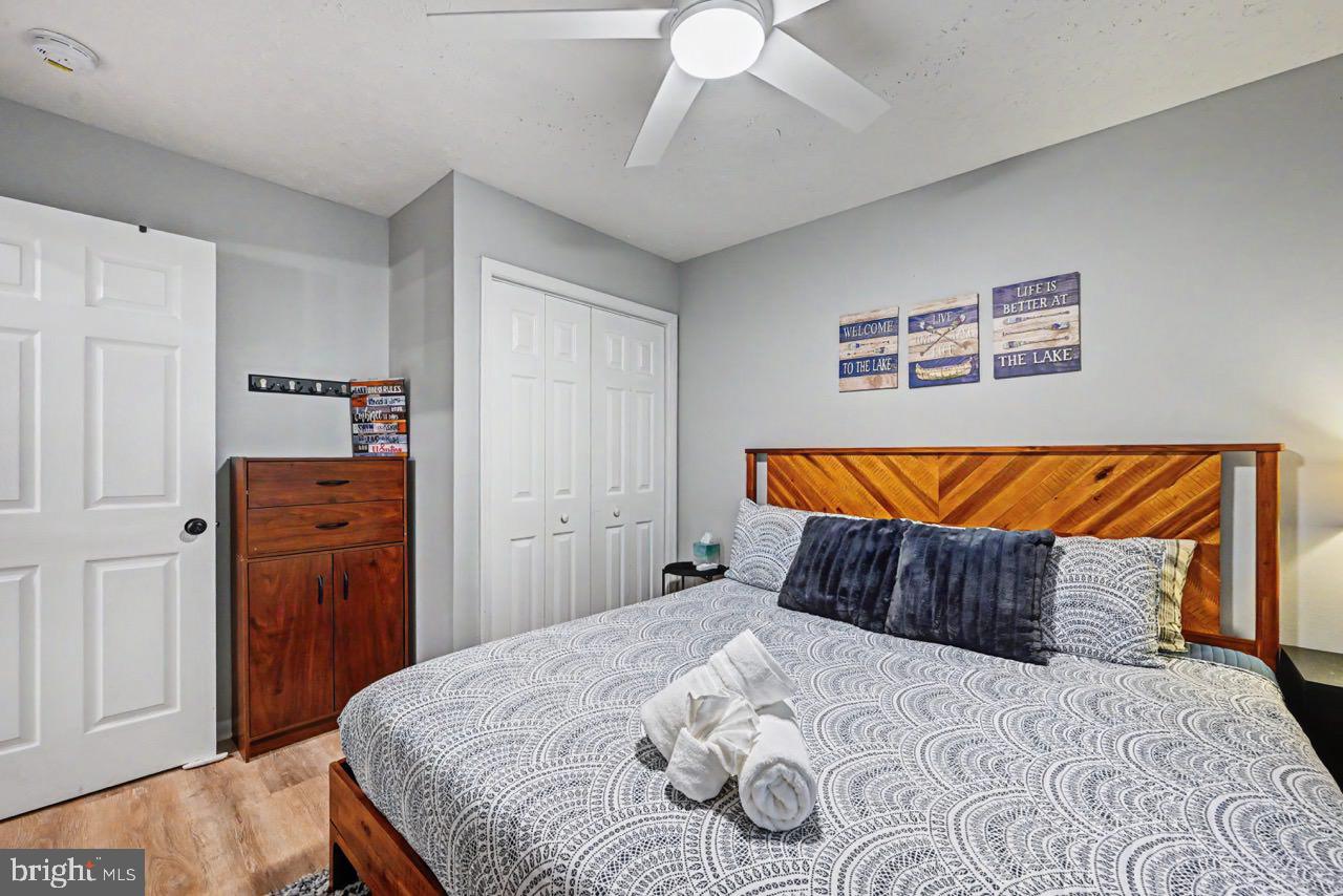ARROWHEAD  LAKES - Residential