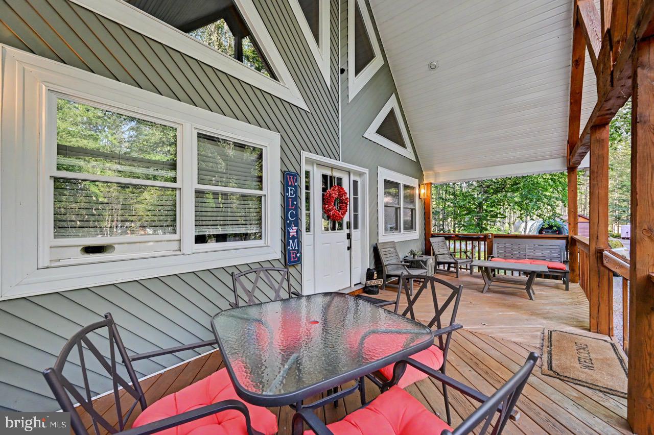 ARROWHEAD  LAKES - Residential