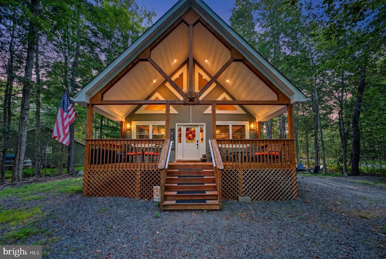 ARROWHEAD  LAKES - Residential