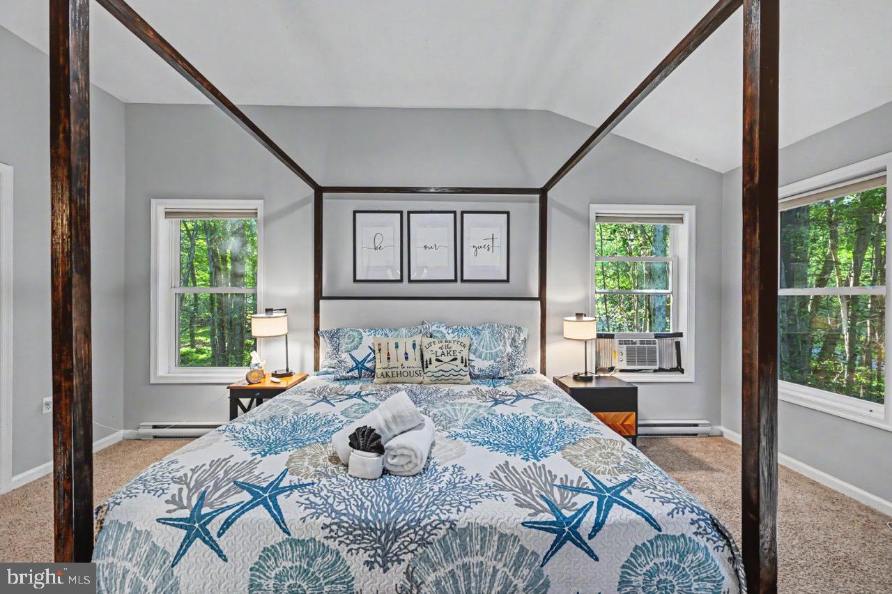 ARROWHEAD  LAKES - Residential