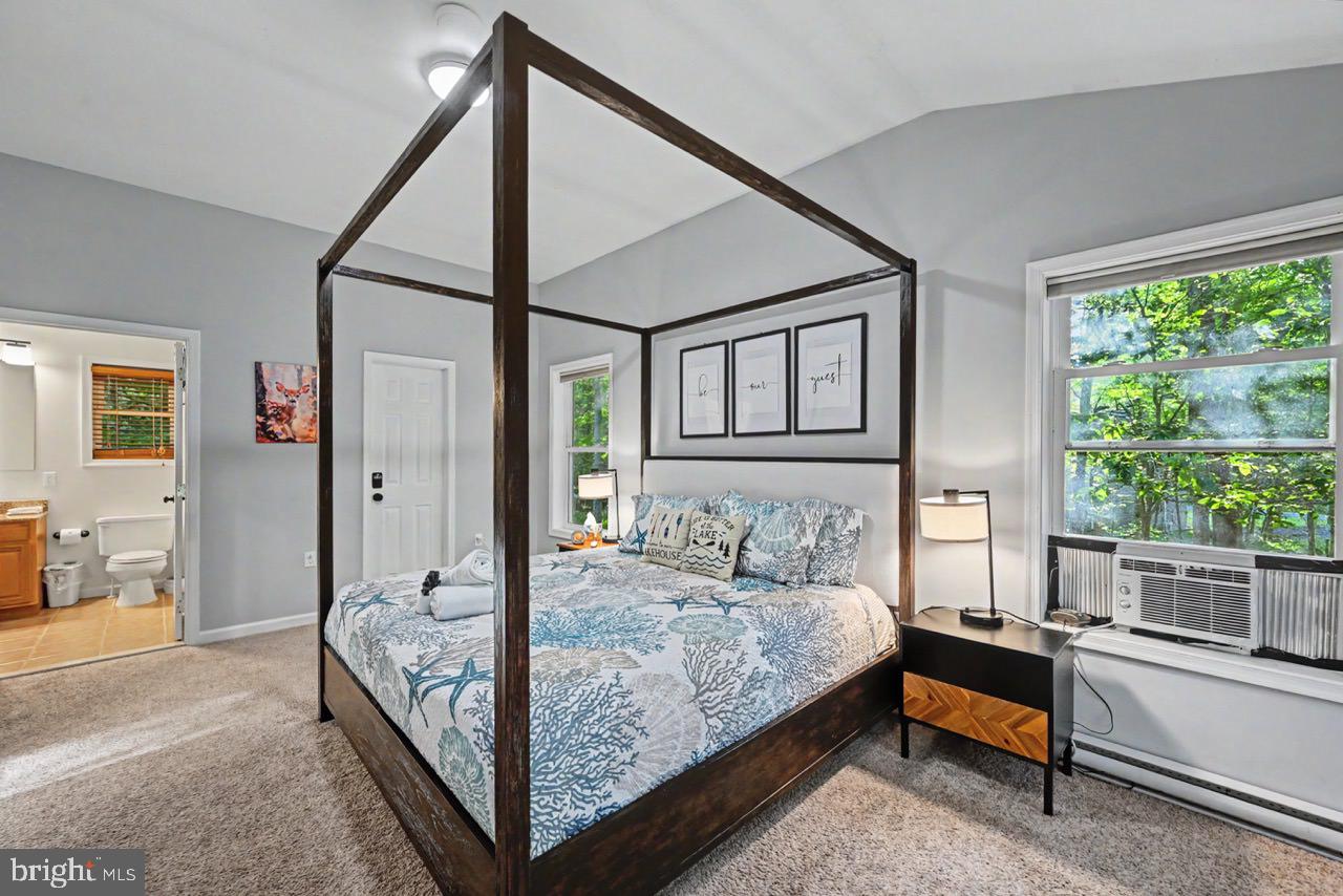 ARROWHEAD  LAKES - Residential