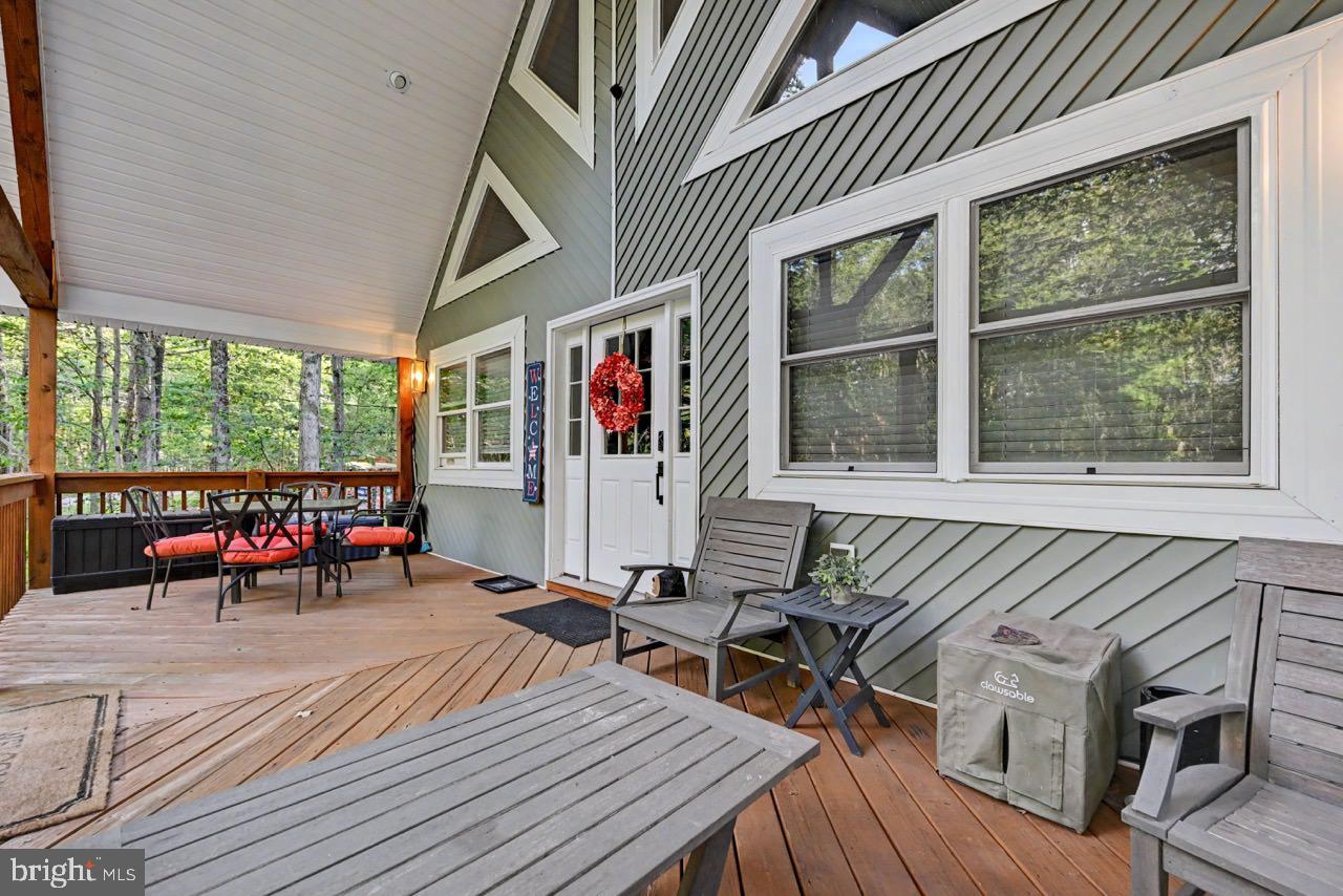 ARROWHEAD  LAKES - Residential