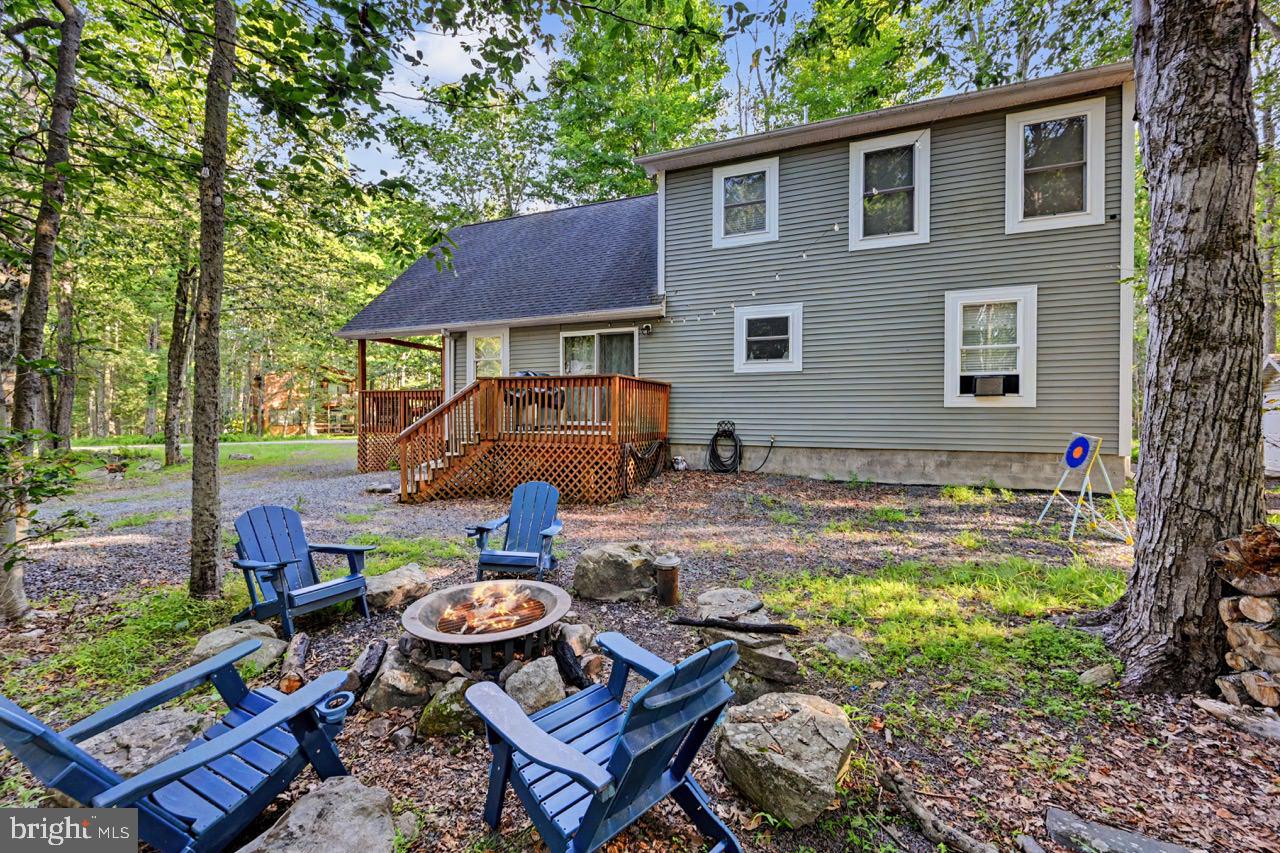 ARROWHEAD  LAKES - Residential