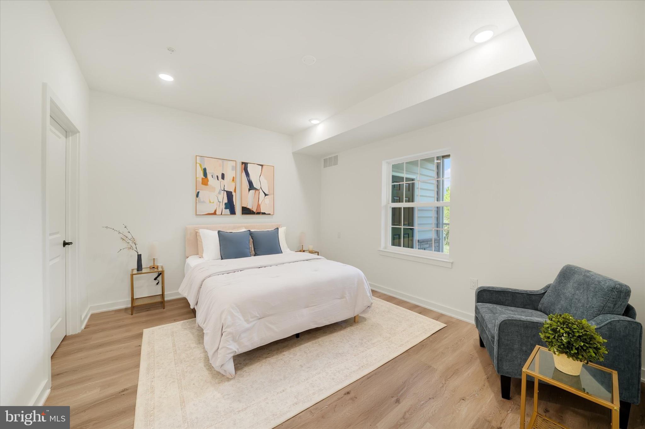 STEEPLE GLENN - Residential