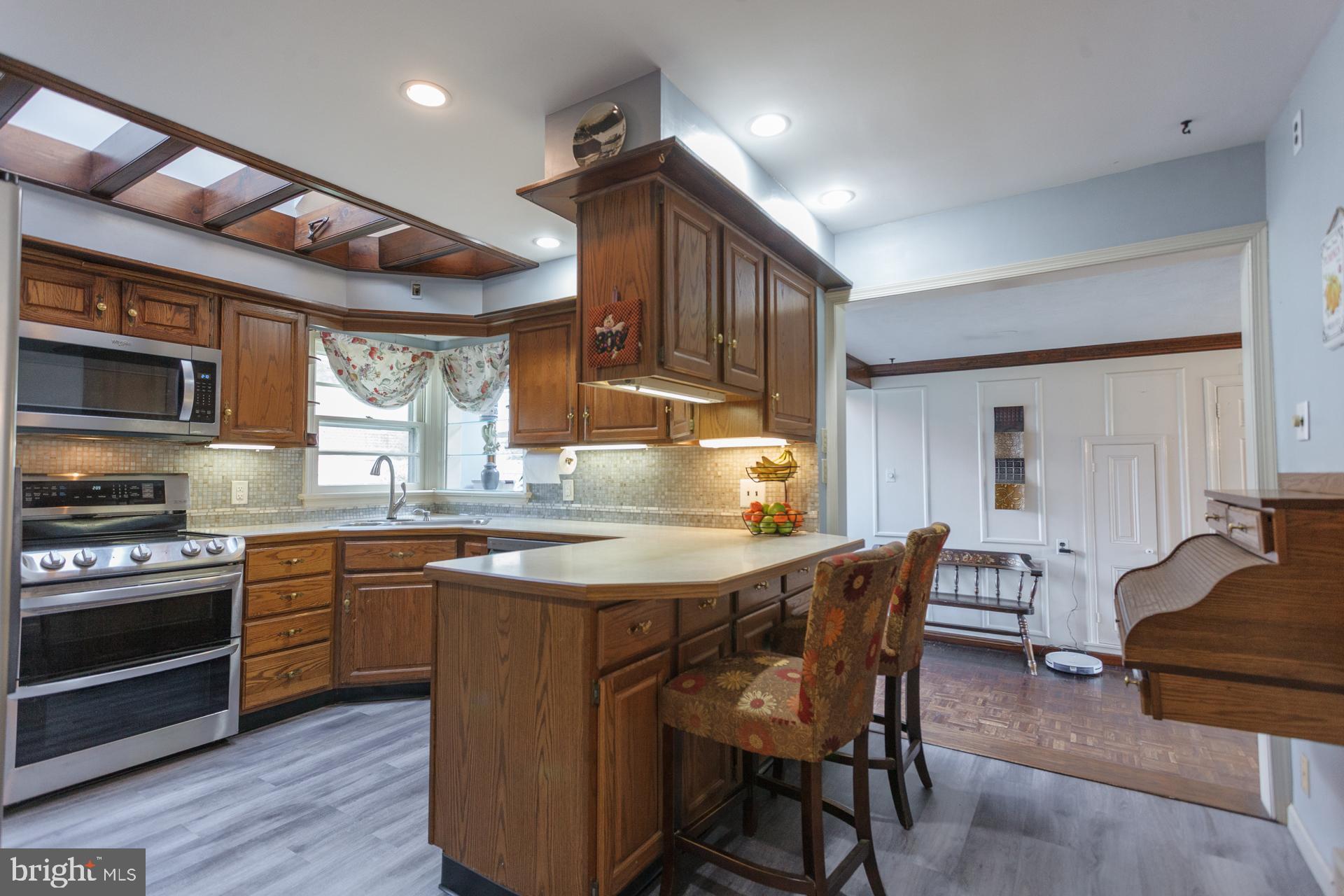 HILLSIDE MANOR - Residential
