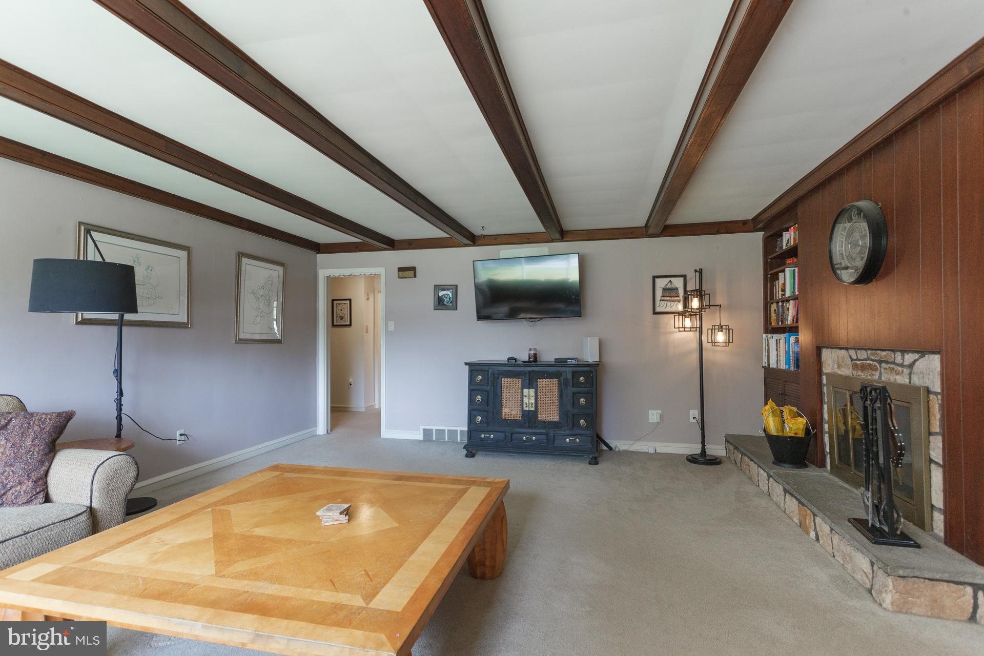 HILLSIDE MANOR - Residential