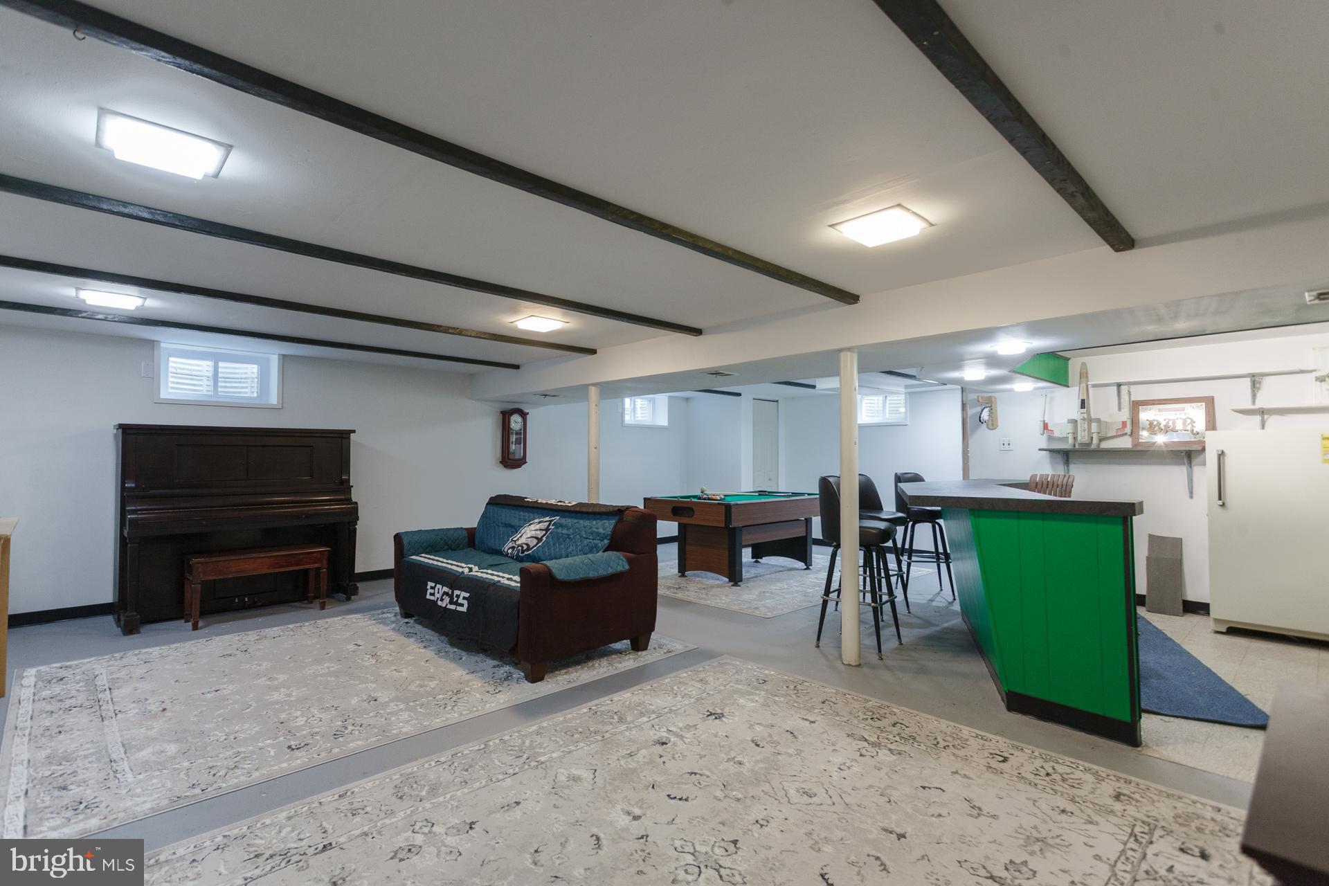 HILLSIDE MANOR - Residential