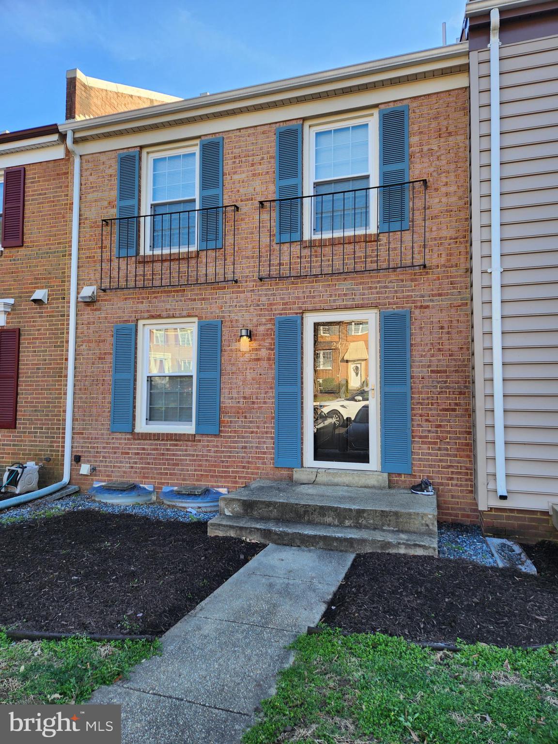 MOUNT VERNON SQUARE - Residential Lease
