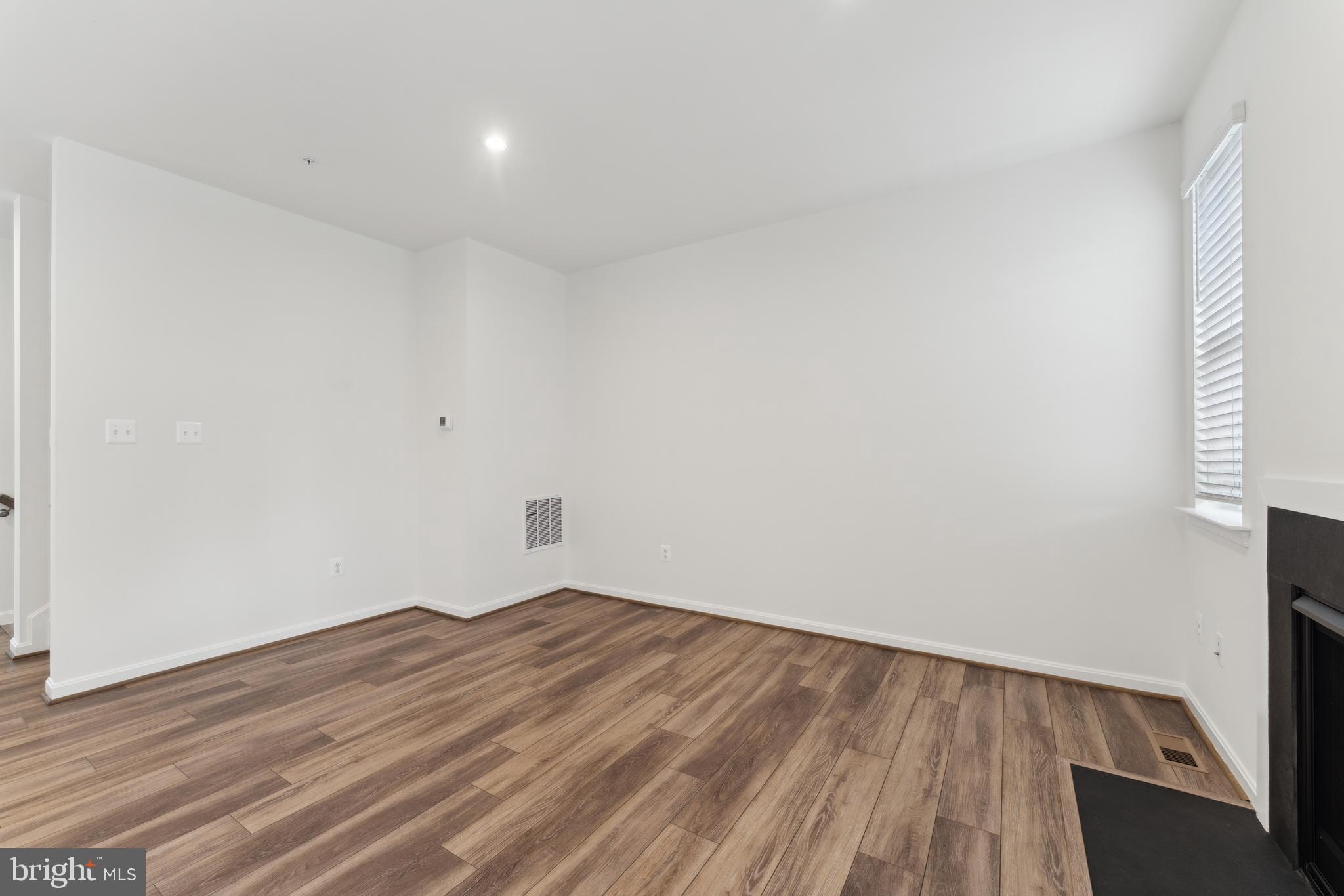 PARKE WEST - Residential