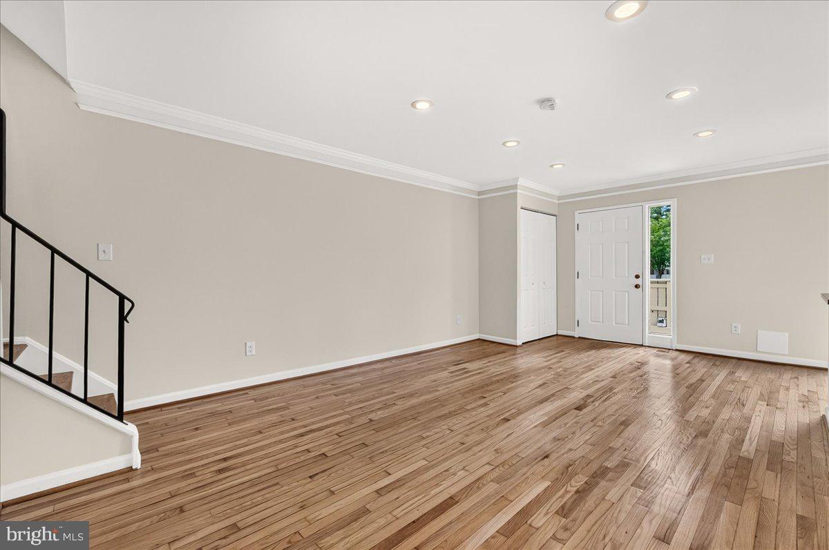 CLUBSIDE - Residential