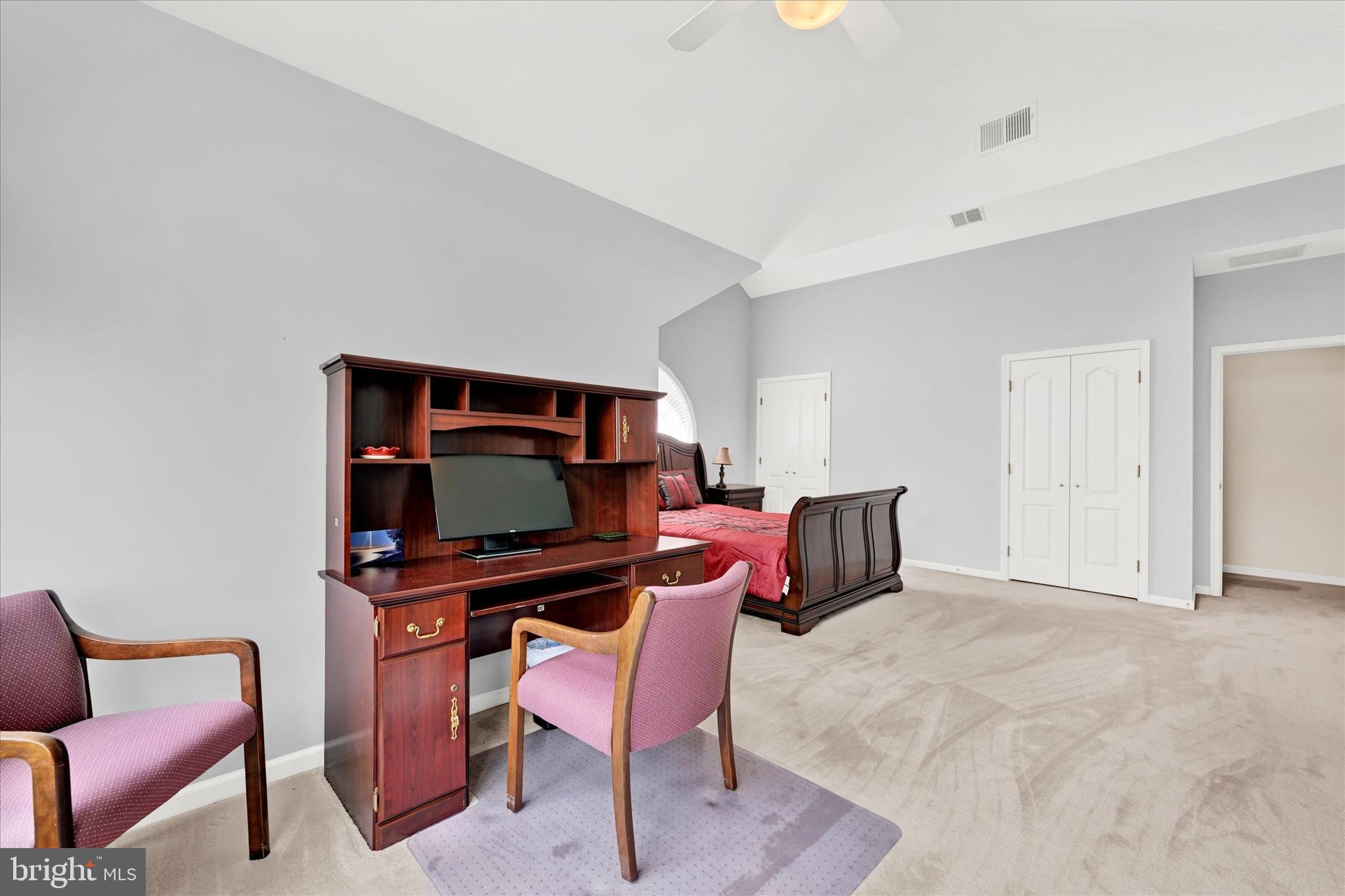 IVY HILL - Residential