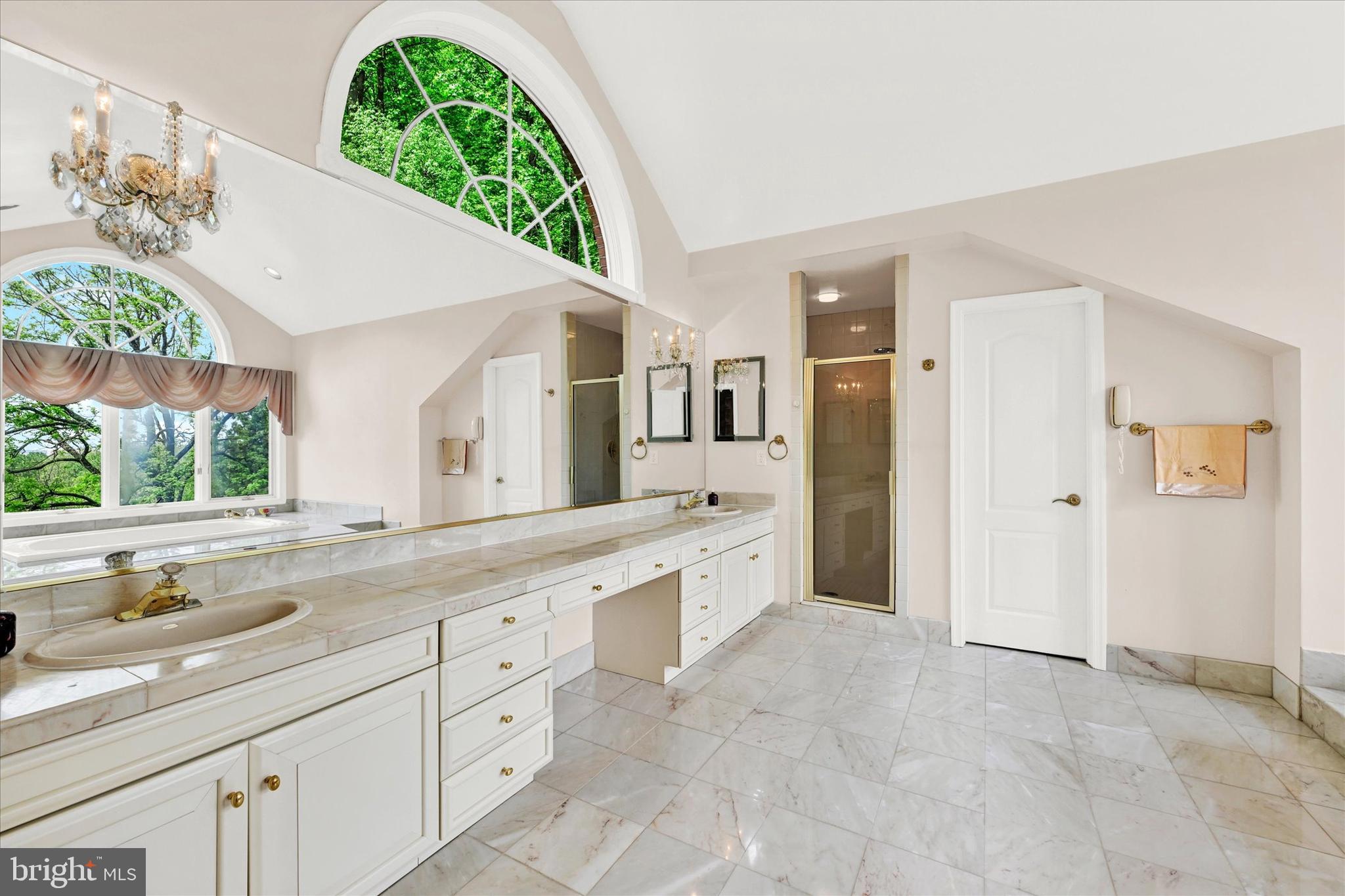 IVY HILL - Residential