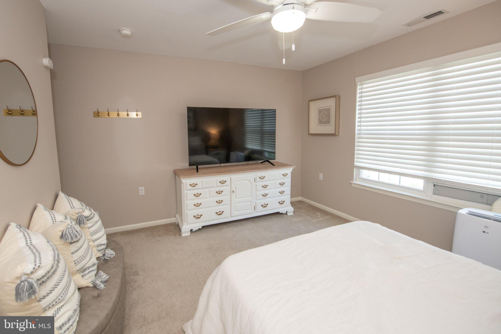 LEGACY OAKS - Residential