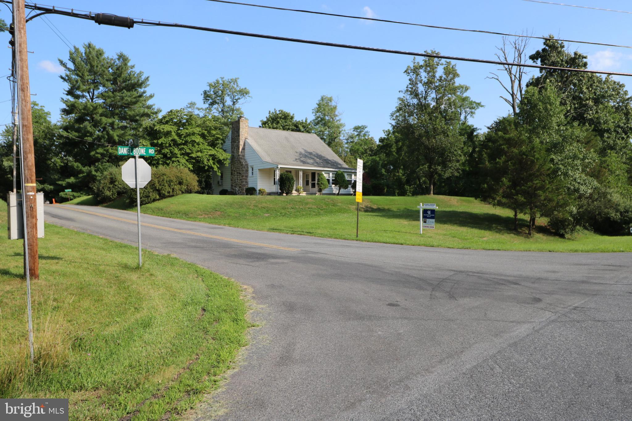 PATHFINDER WOODS - Residential