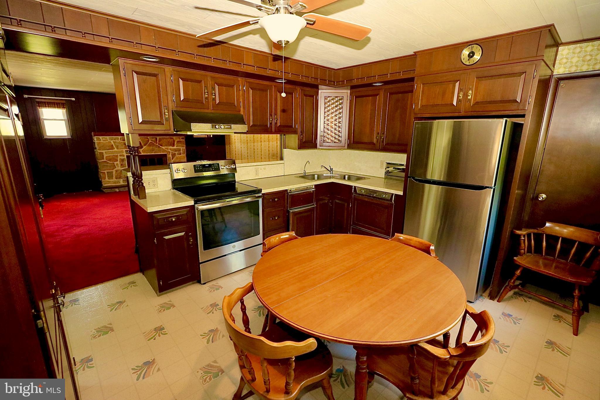 PATHFINDER WOODS - Residential