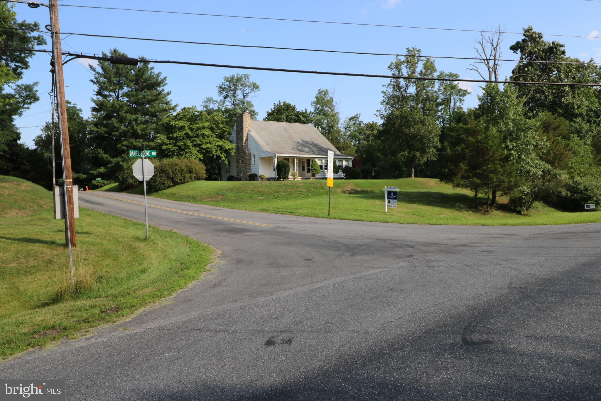PATHFINDER WOODS - Residential