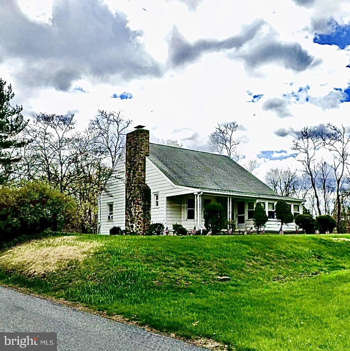PATHFINDER WOODS - Residential
