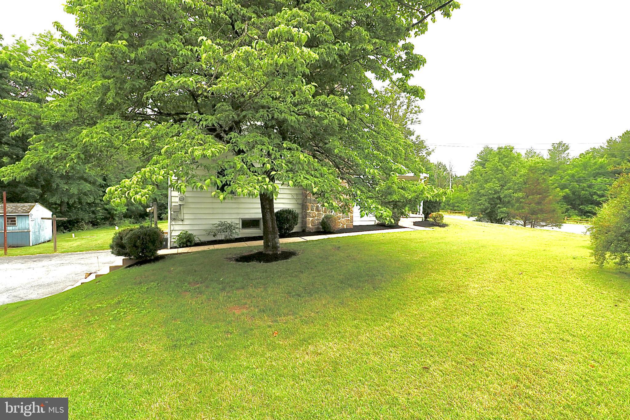 PATHFINDER WOODS - Residential