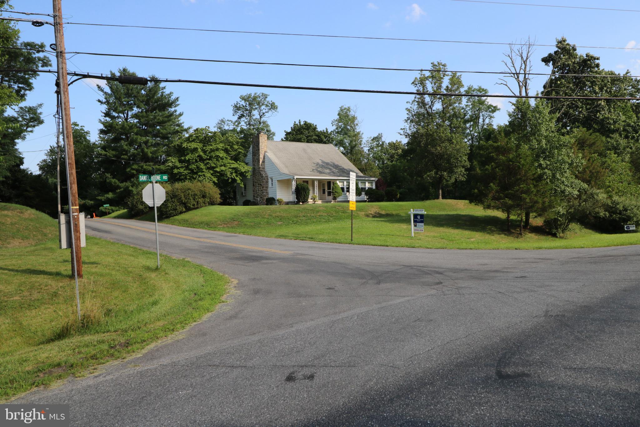 PATHFINDER WOODS - Residential