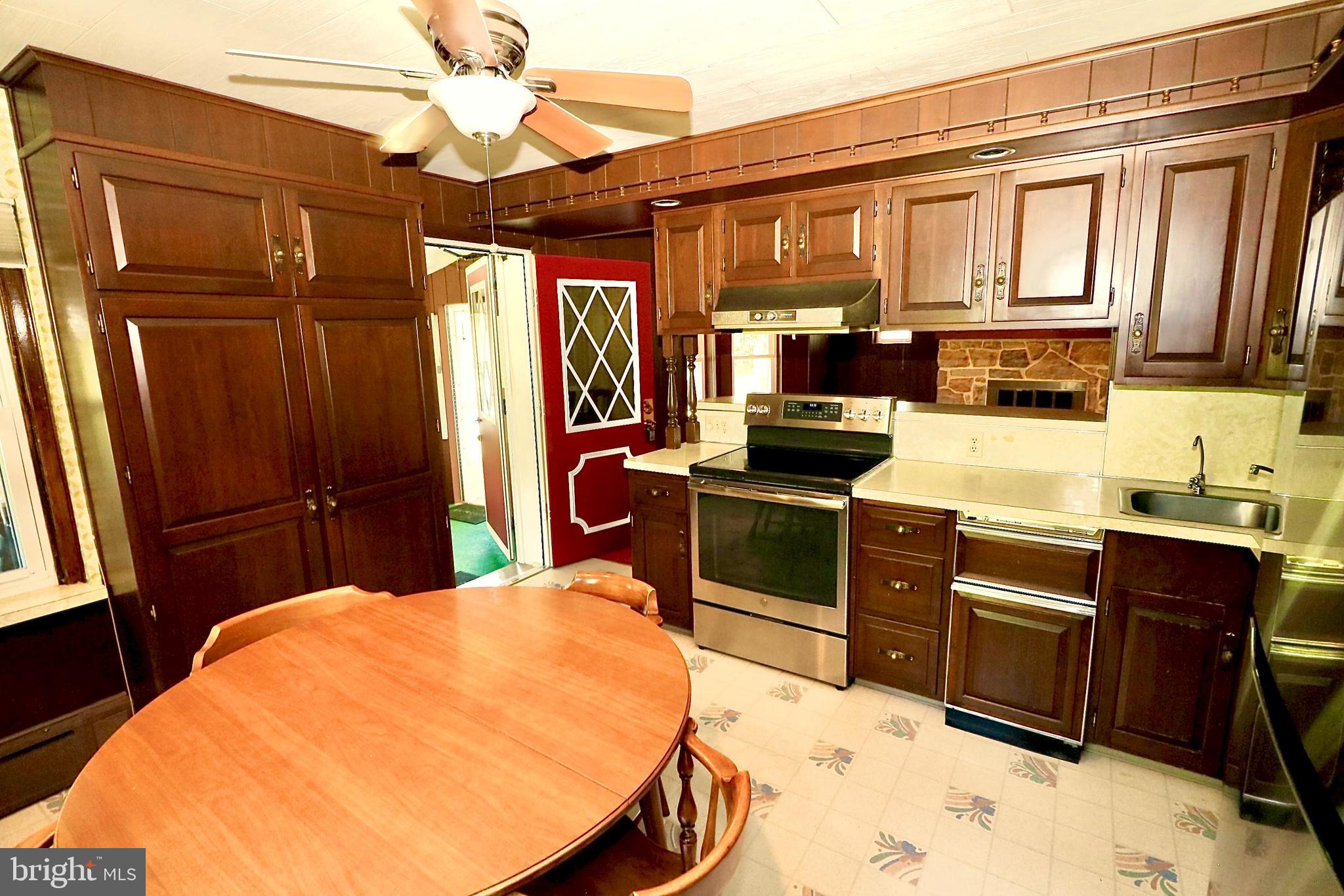 PATHFINDER WOODS - Residential