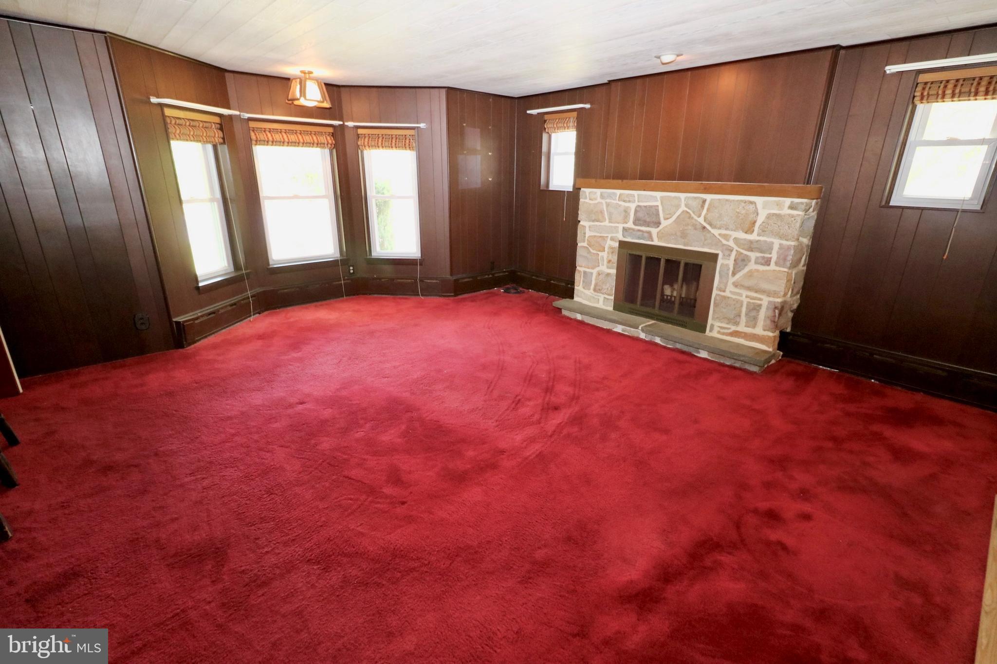 PATHFINDER WOODS - Residential