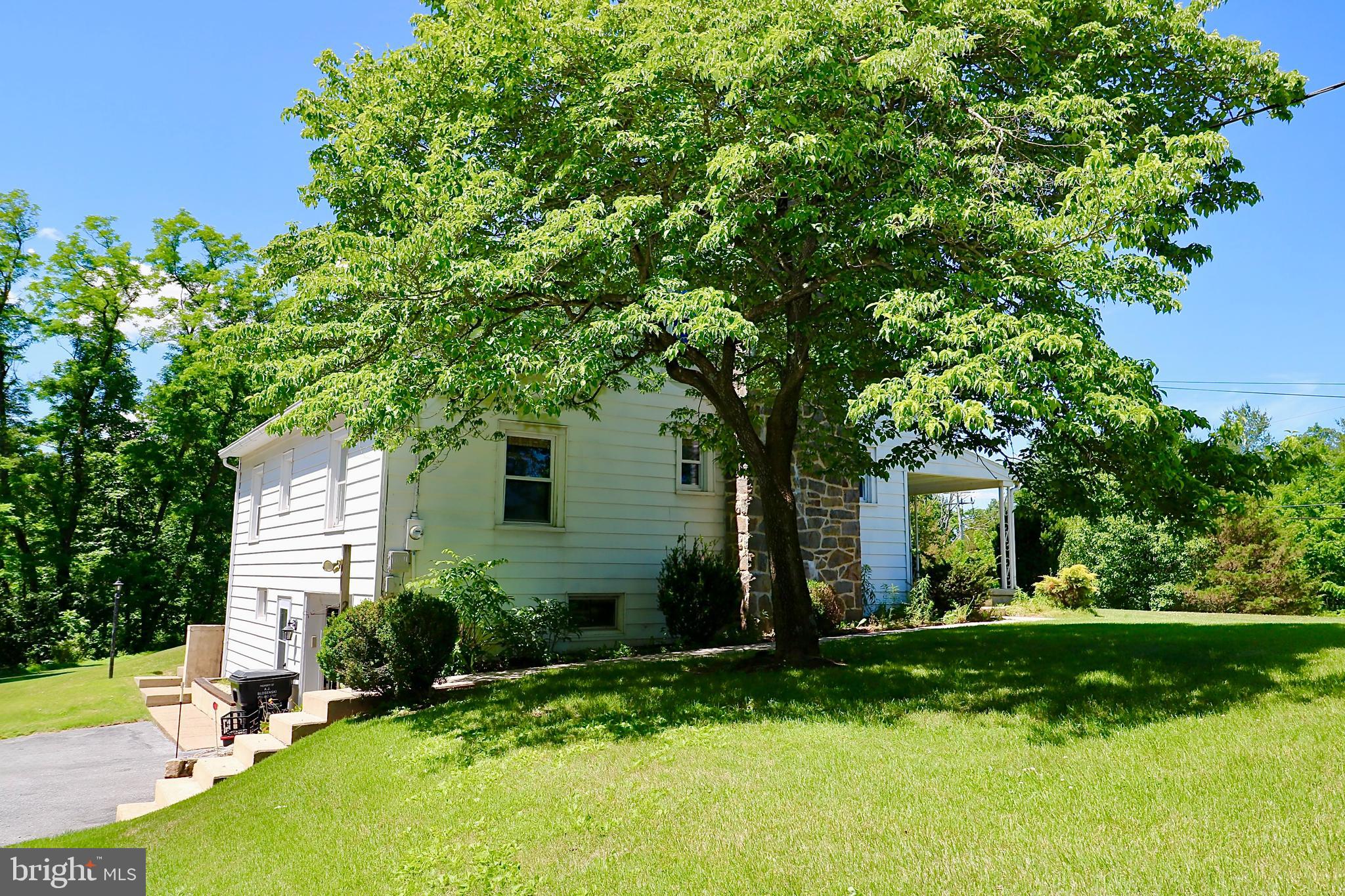 PATHFINDER WOODS - Residential