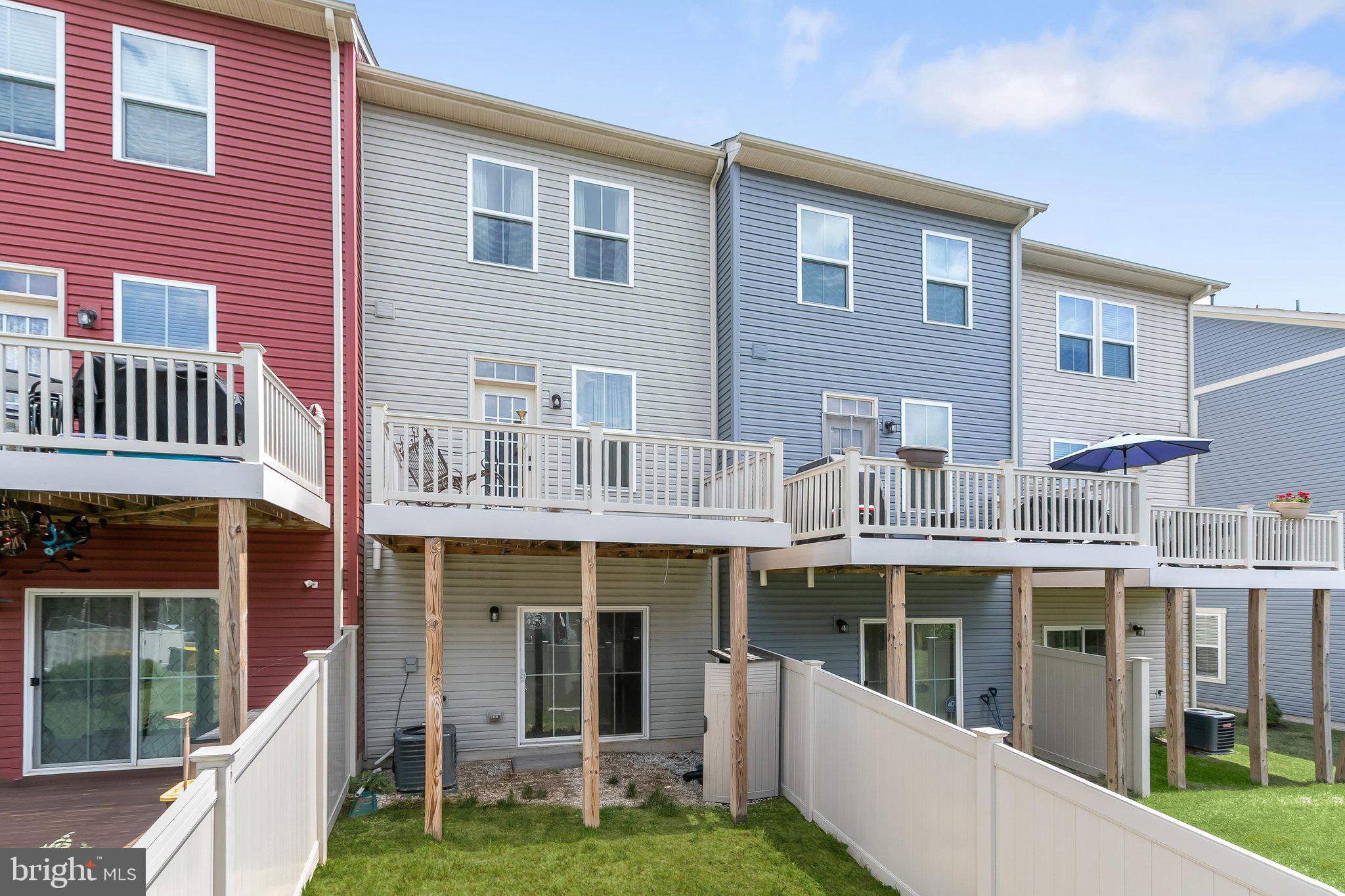CREEKSIDE VILLAGE AT TANYARD SPRINGS - Residential