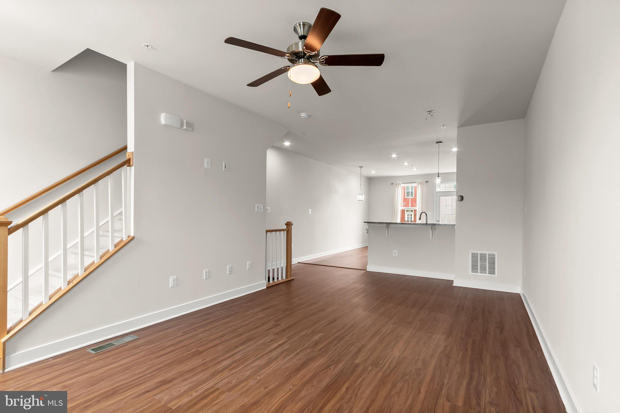 CREEKSIDE VILLAGE AT TANYARD SPRINGS - Residential