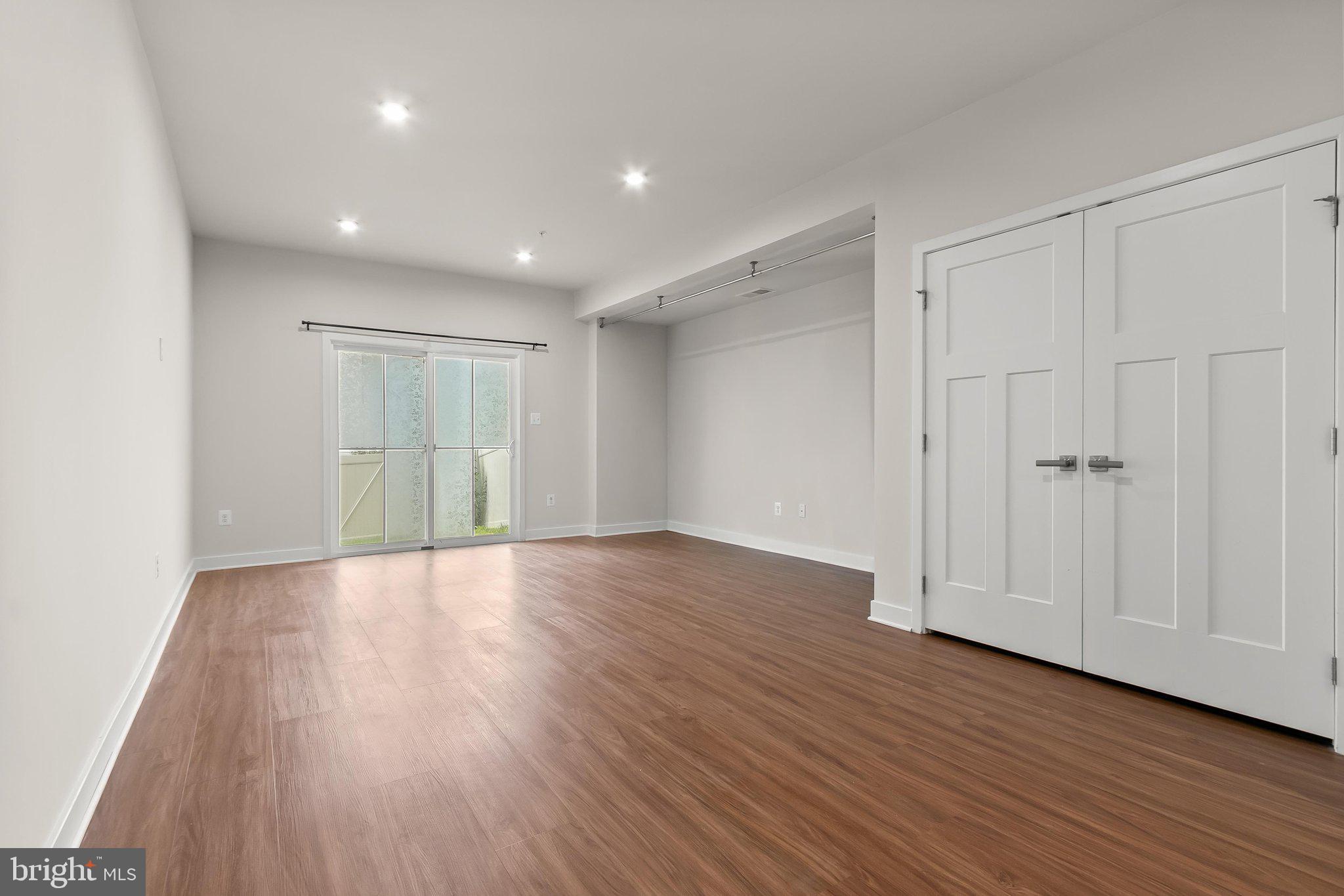 CREEKSIDE VILLAGE AT TANYARD SPRINGS - Residential