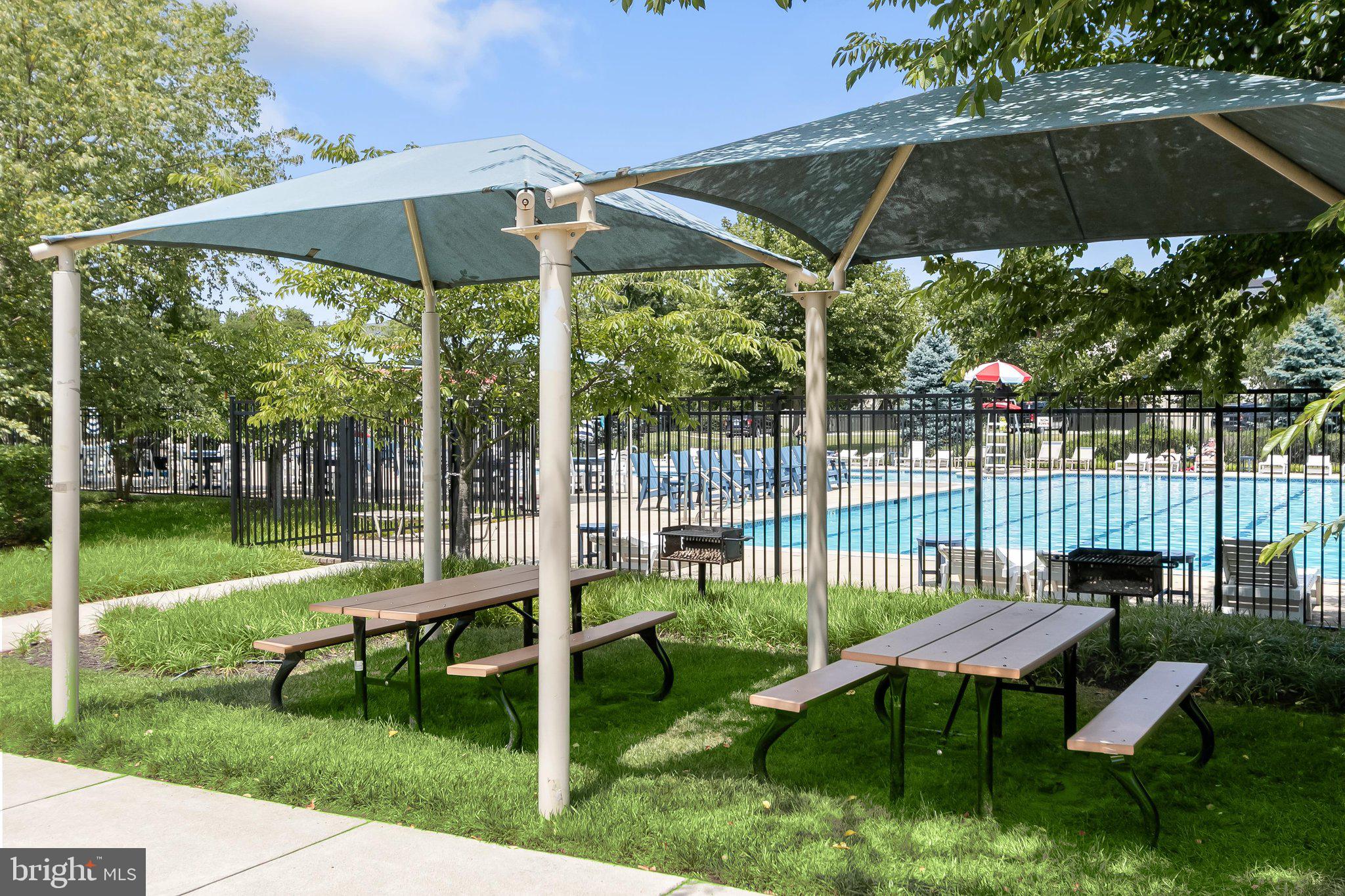 CREEKSIDE VILLAGE AT TANYARD SPRINGS - Residential