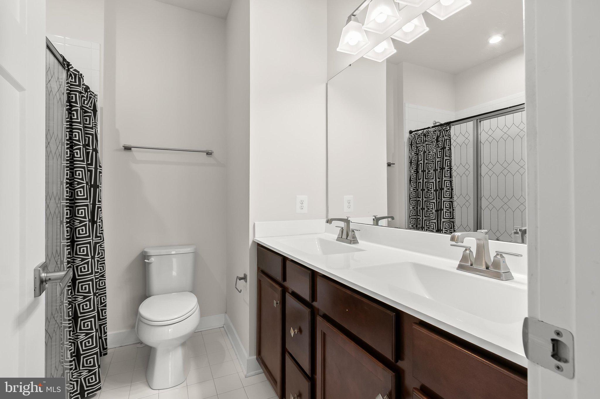 CREEKSIDE VILLAGE AT TANYARD SPRINGS - Residential
