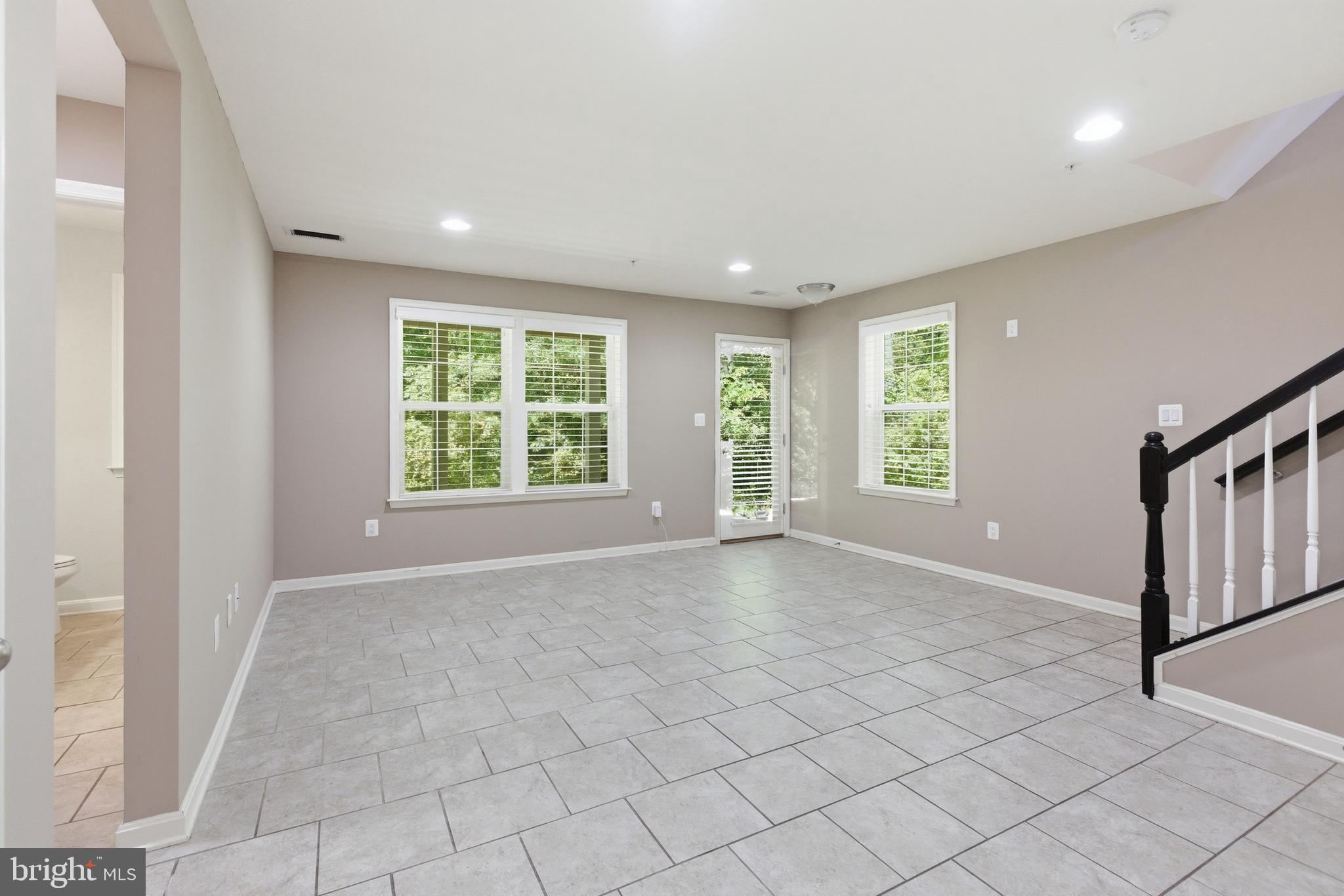 VILLAGGIO ENCLAVE - Residential