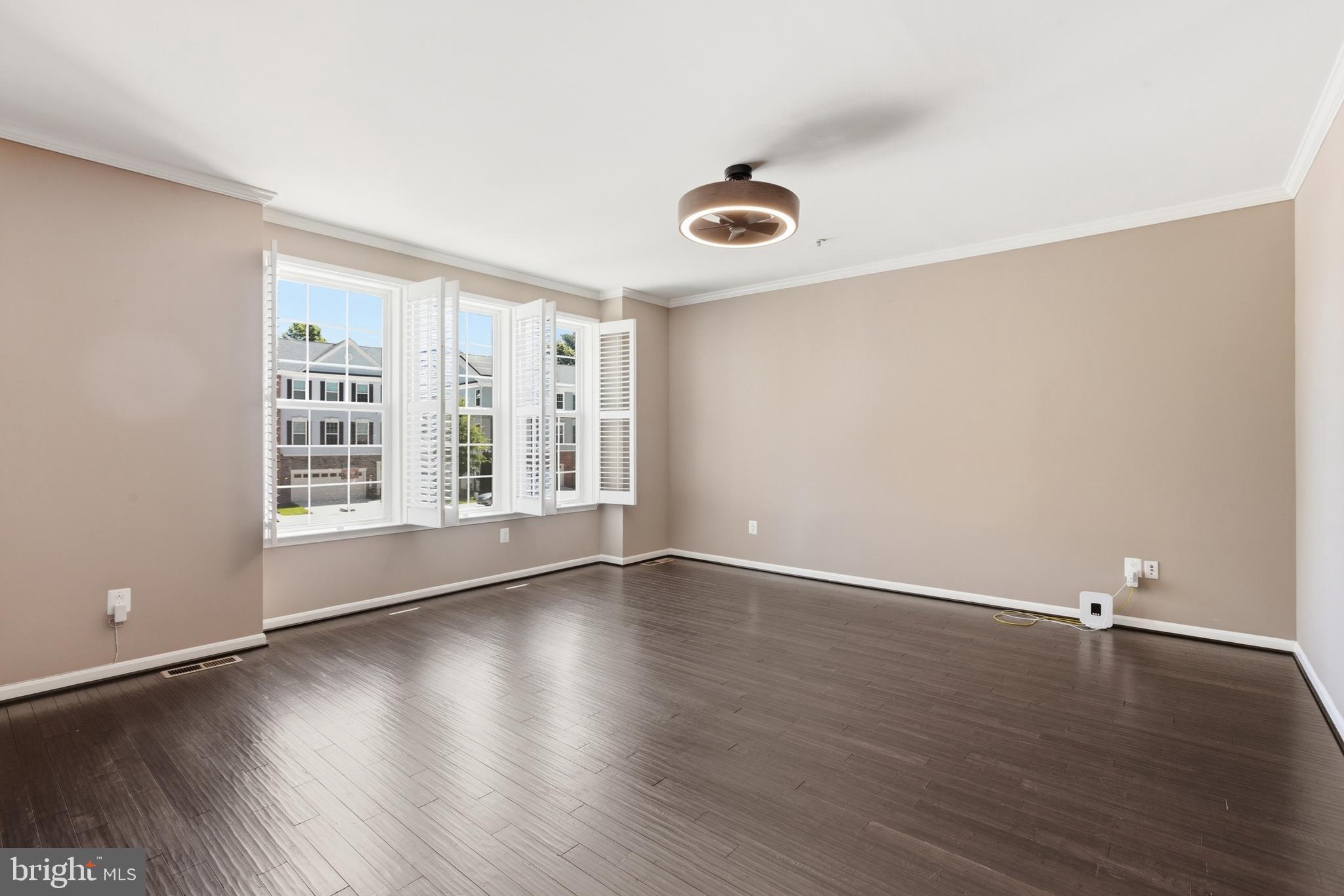 VILLAGGIO ENCLAVE - Residential