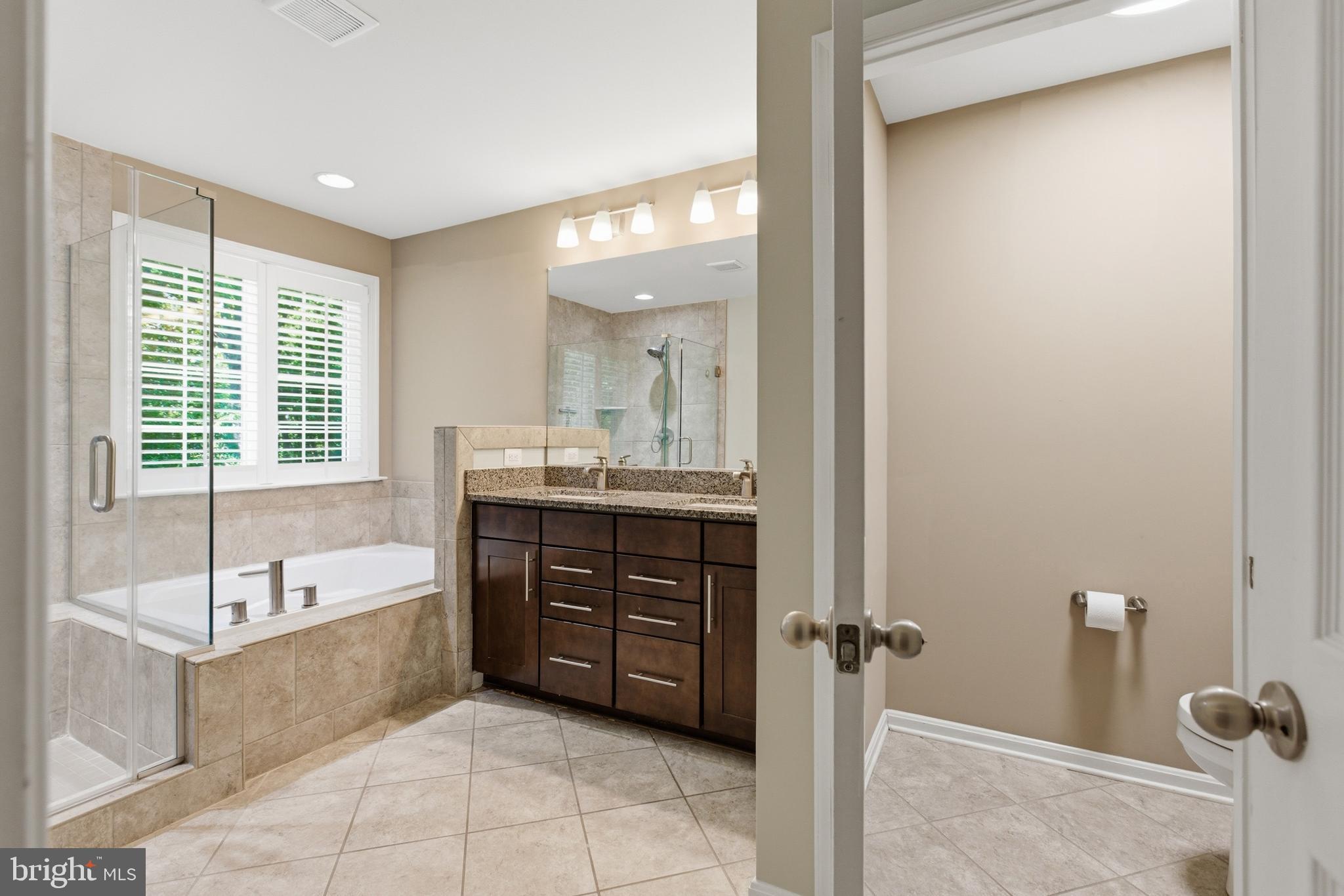 VILLAGGIO ENCLAVE - Residential
