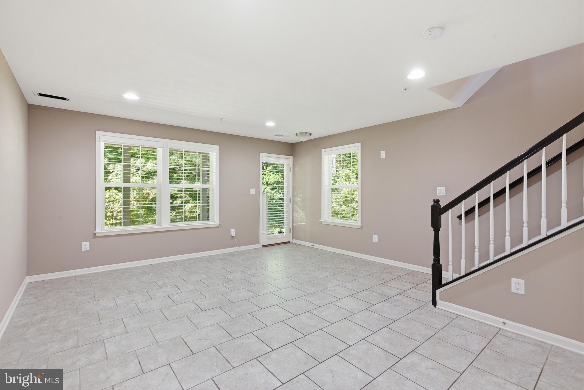 VILLAGGIO ENCLAVE - Residential