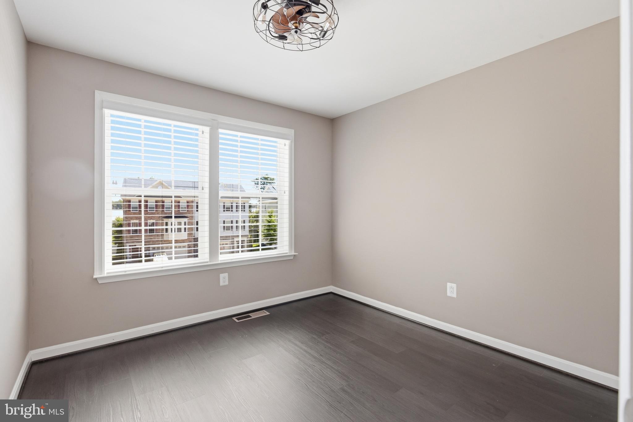 VILLAGGIO ENCLAVE - Residential